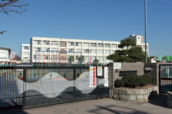 Surrounding environment. Nara Municipal AoKazu elementary school (a 9-minute walk ・ About 710m)