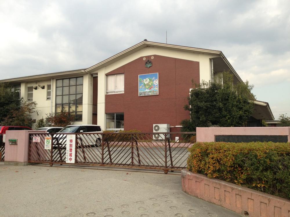 Junior high school. 866m until the Nara Municipal Hirajohigashi junior high school