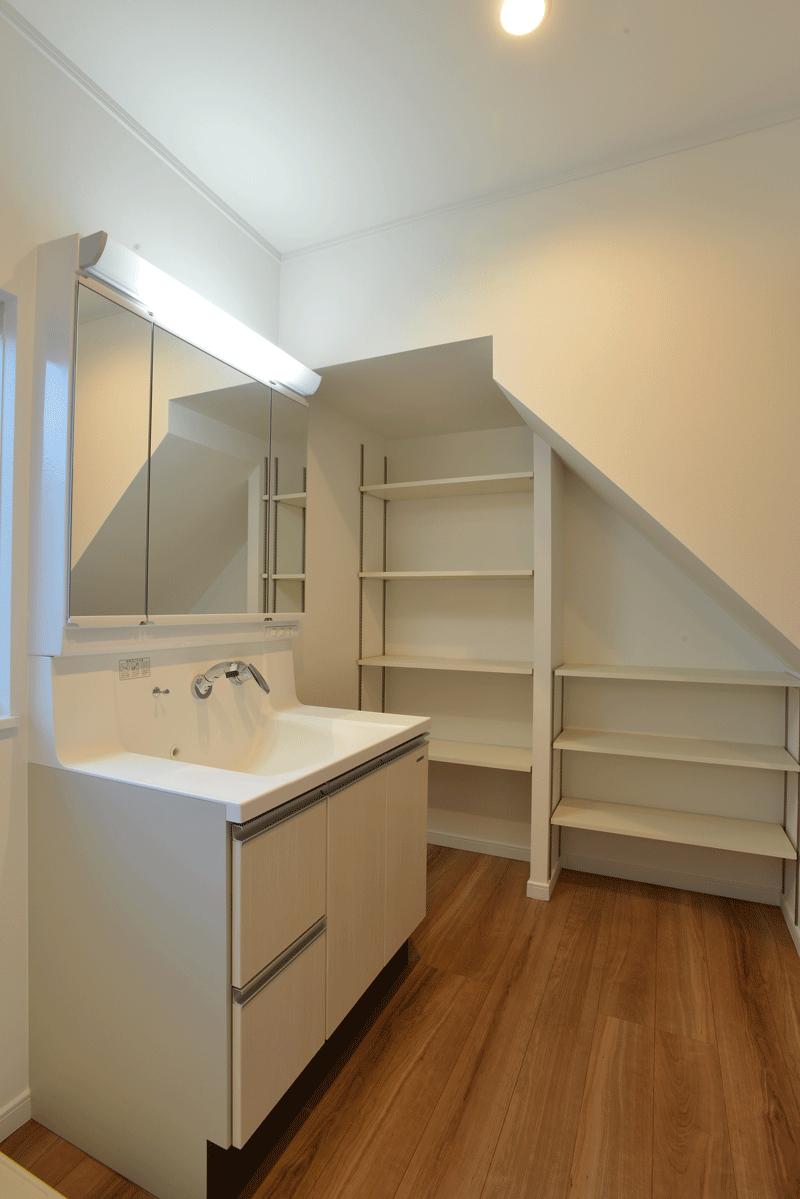 Bathroom. Basin is next to linen cabinet. It is convenient to be stored, such as towels or stock detergent! 