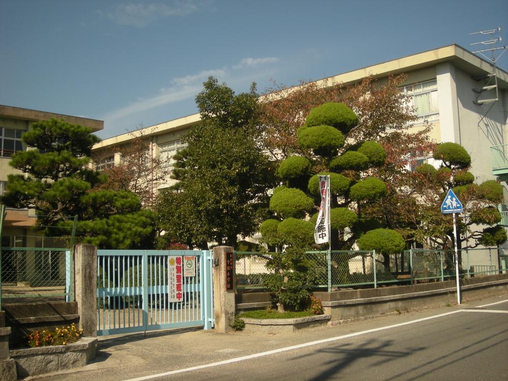 Primary school. 520m until the Nara Municipal Heijo Elementary School