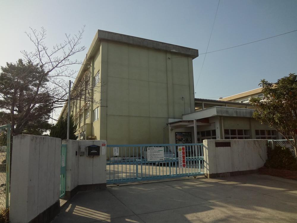 Primary school. Fushimi 30m to elementary school