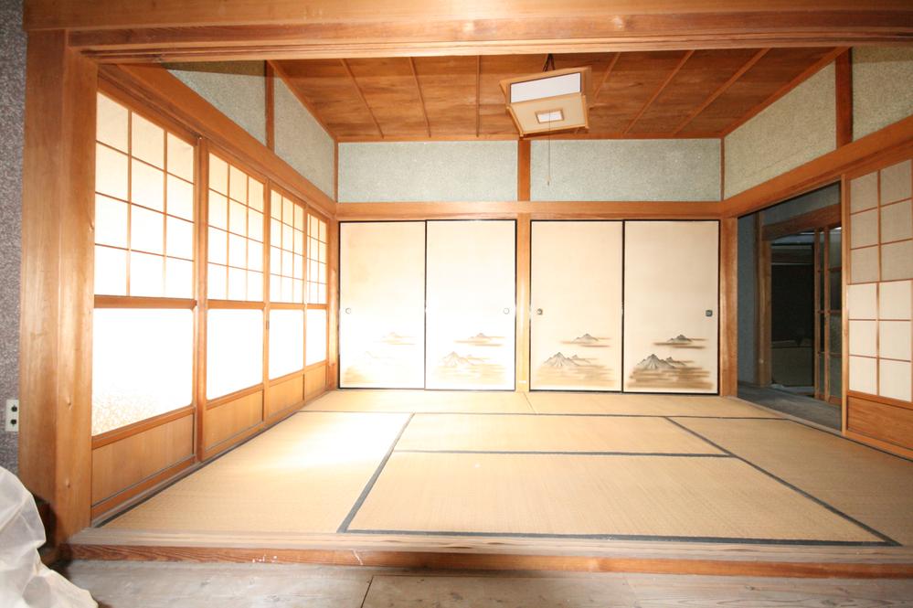 Non-living room. Appearance of the first floor Japanese-style room away