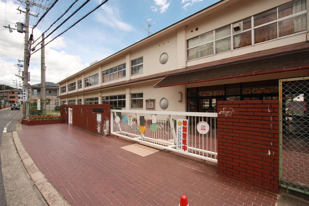 kindergarten ・ Nursery. Also 1200m daily pick-up to municipal Tomiokita kindergarten, Happy to kindergarten children. 