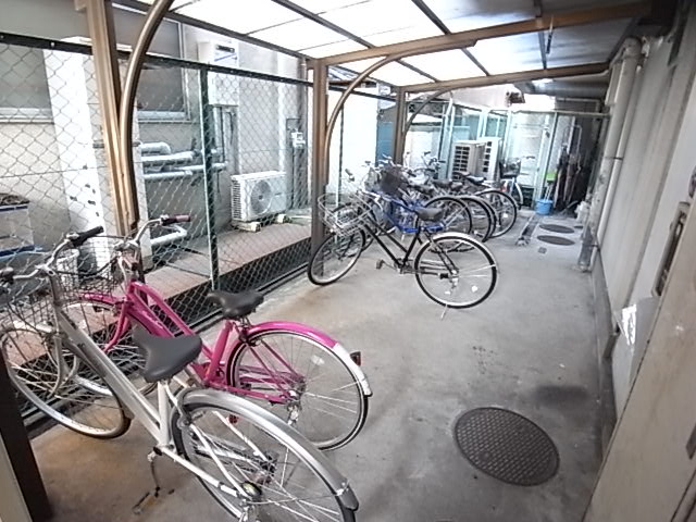 Other common areas. Is a bicycle storage (* ^ _ ^ *)