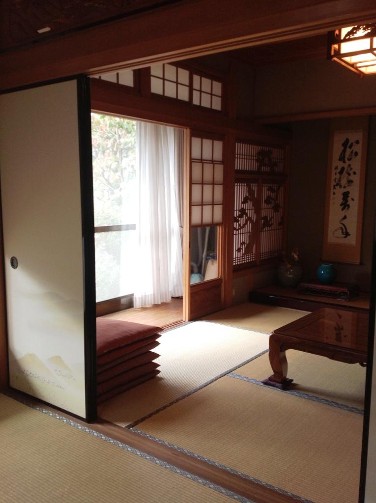 Non-living room. Is a Japanese-style room between Kansai of the two between More.