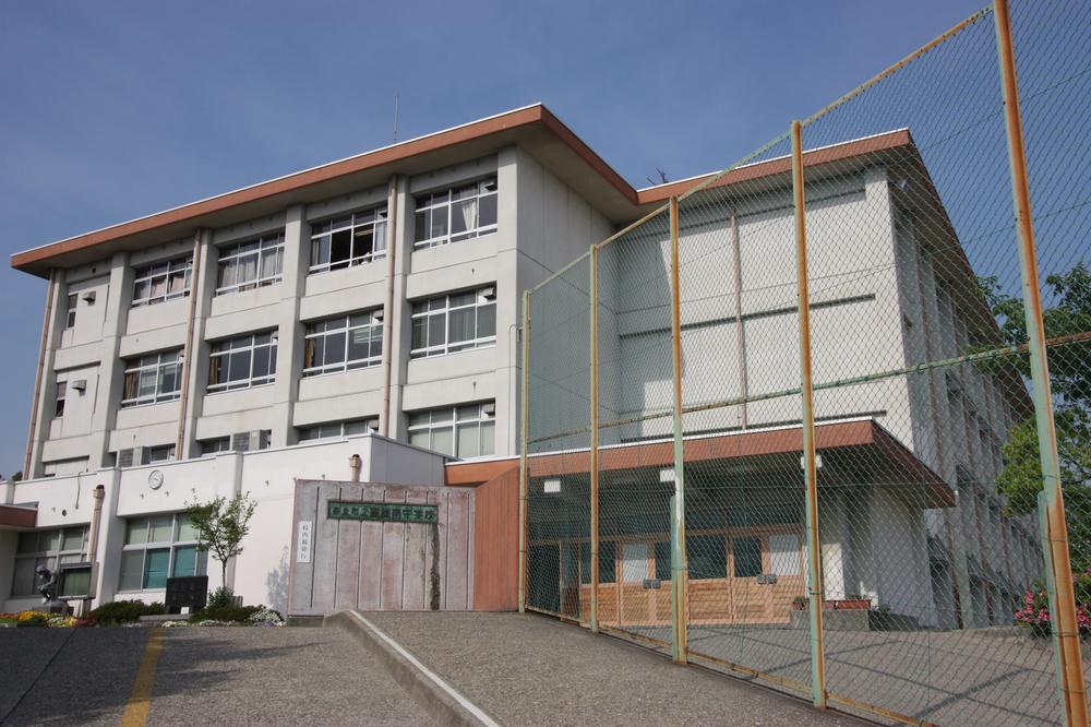 Junior high school. 967m until the Nara Municipal Tomio Minami Junior High School