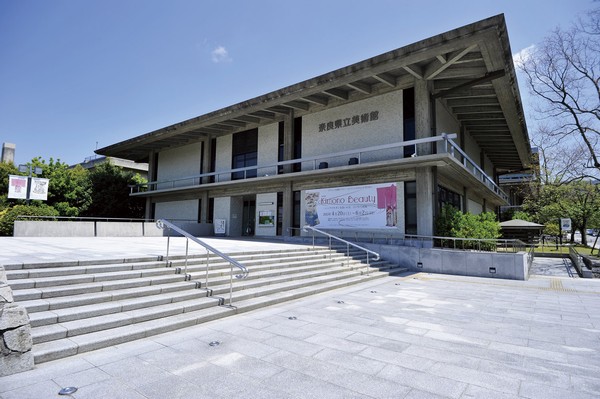  [Prefectural Museum of Art] Paintings from the Kamakura period up to modern times, Crafts, Sculpture, Shoseki, It owns a collection of more than 4100 points, such as ukiyo-e. It will be held exhibitions with Yukari to the international exchange of art exhibitions and Nara (14 mins ・ About 1060m)