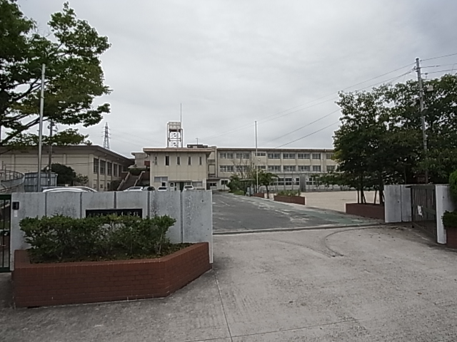 Primary school. 988m until the Nara Municipal Mitsugarasu elementary school (elementary school)