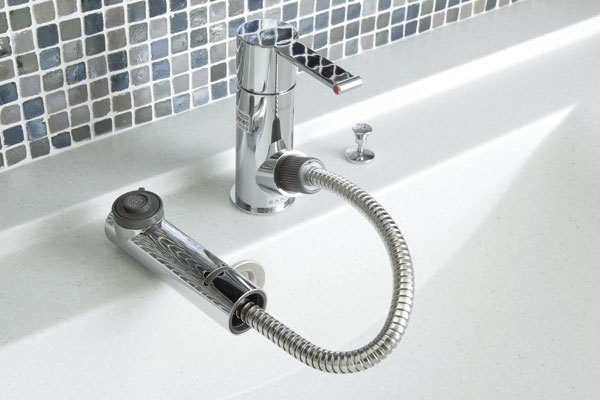 Bathing-wash room.  [Single lever mixing faucet] Conscious water-saving, Adopting the head of the small foam water flow types of water wings. Convenient telescopic hose is furnished with (same specifications)