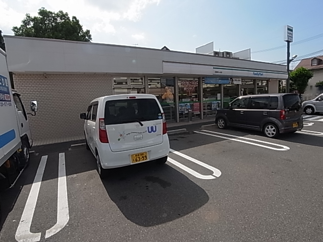 Convenience store. FamilyMart Tomigaoka Nishi store up (convenience store) 735m