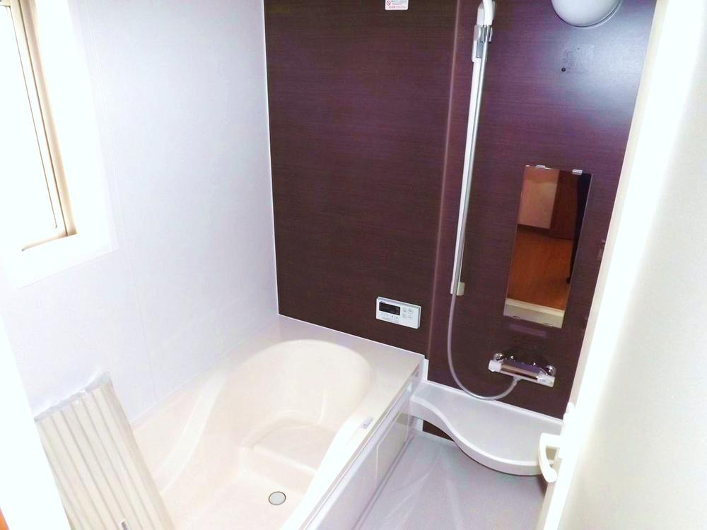 Same specifications photo (bathroom). The company construction bathroom With bathroom heating dryer! 