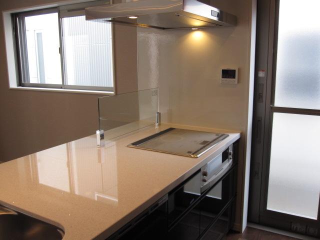 Same specifications photo (kitchen). It has adopted the kitchen of overseas manufacturers. Takumiwa real estate is the original kitchen. (Our example of construction)