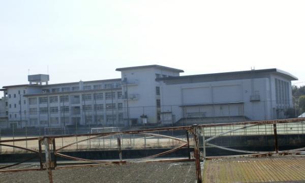Junior high school. 1300m Nara Municipal Heijo junior high school until the Nara Municipal Heijo junior high school
