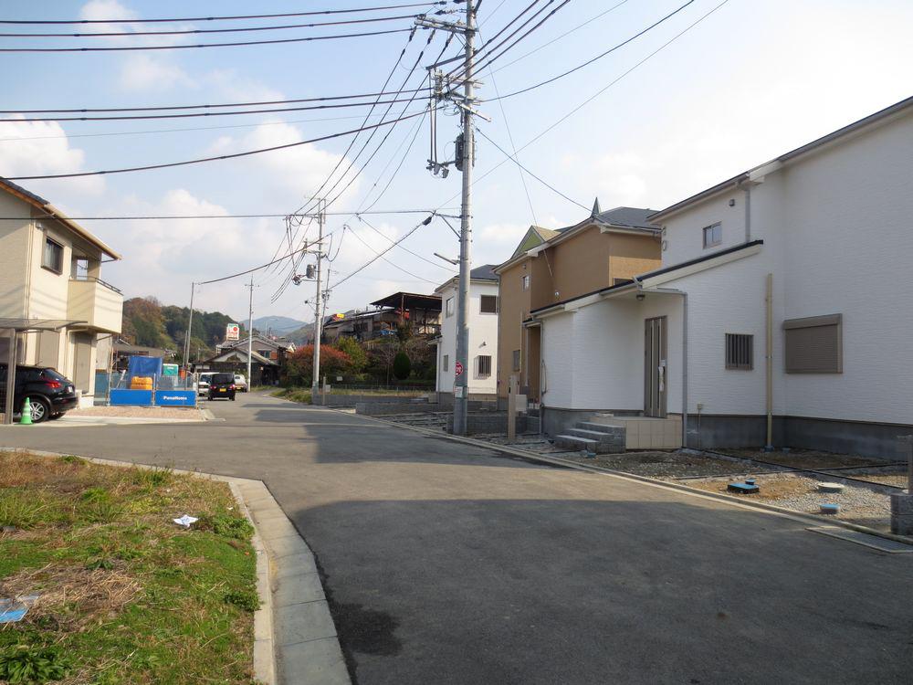 Local photos, including front road.  ■ Since the front road is also 6.22m, It is also safe weaker parking ■ 