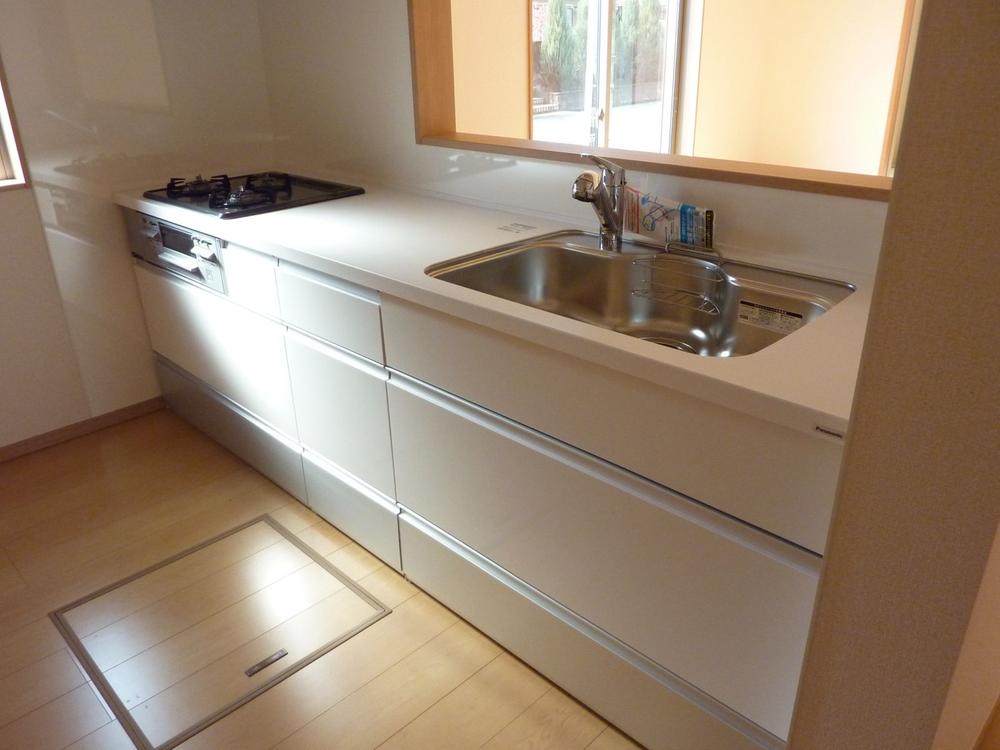 Kitchen. Local (11 May 2013) Shooting