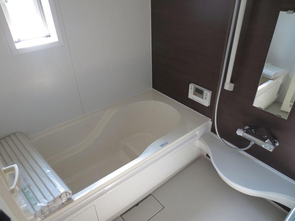 Bathroom.  ■ Bathroom ventilation heating dryer, All is an automatic hot water clad function unit bus ■ 