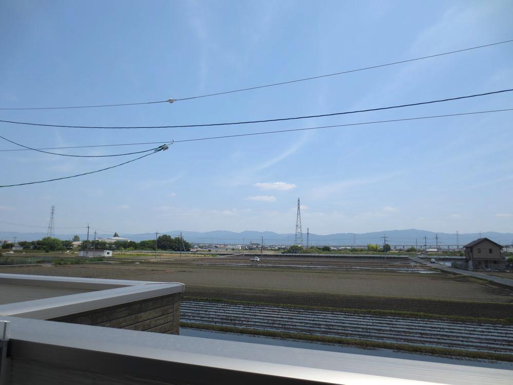 View photos from the dwelling unit.  ■ Residence east side may open without feeling, such as a building ■