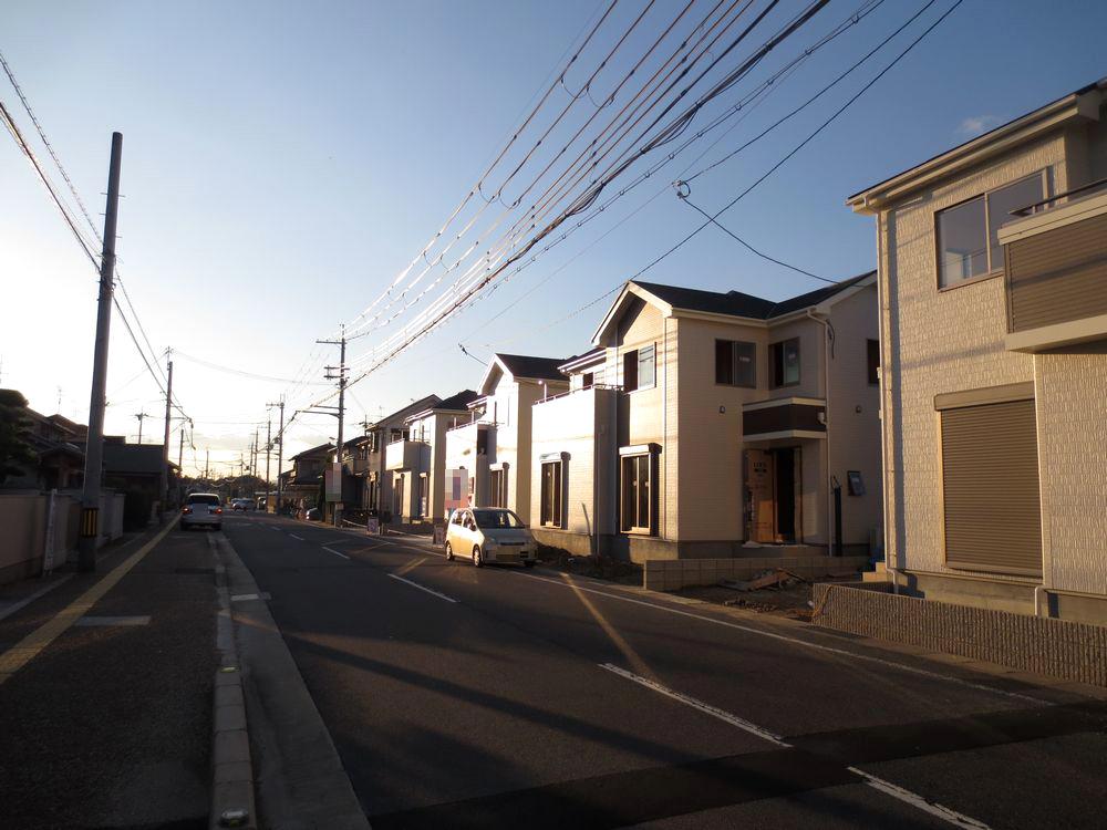 Local photos, including front road.  ■ Widely front road, A feeling of opening is a subdivision!  ■ 