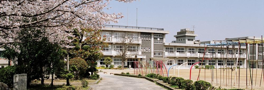Primary school. 958m to Kawanishi-cho, Nishi Elementary School Tachikawa