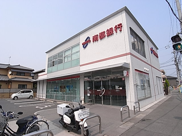 Bank. Nanto Yuzaki 174m to the branch (Bank)
