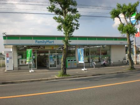 Convenience store. FamilyMart Tenri Sashiyanagi the town store (convenience store) to 491m