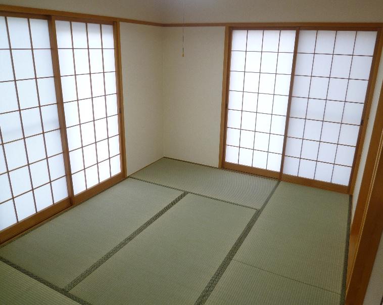 Other introspection. Tatami mat replacement cross was also Mashi Chokawa
