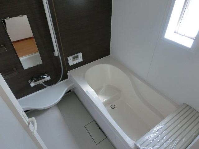 Same specifications photo (bathroom). Comfortable bath time with the bathroom dryer
