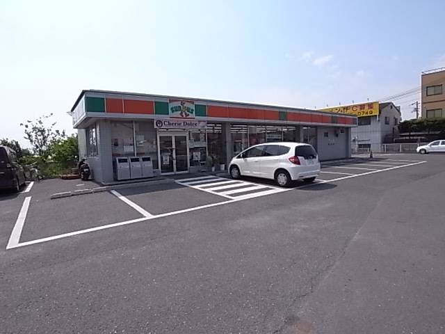 Convenience store. Thanks Tenri Ichinomoto store up (convenience store) 875m