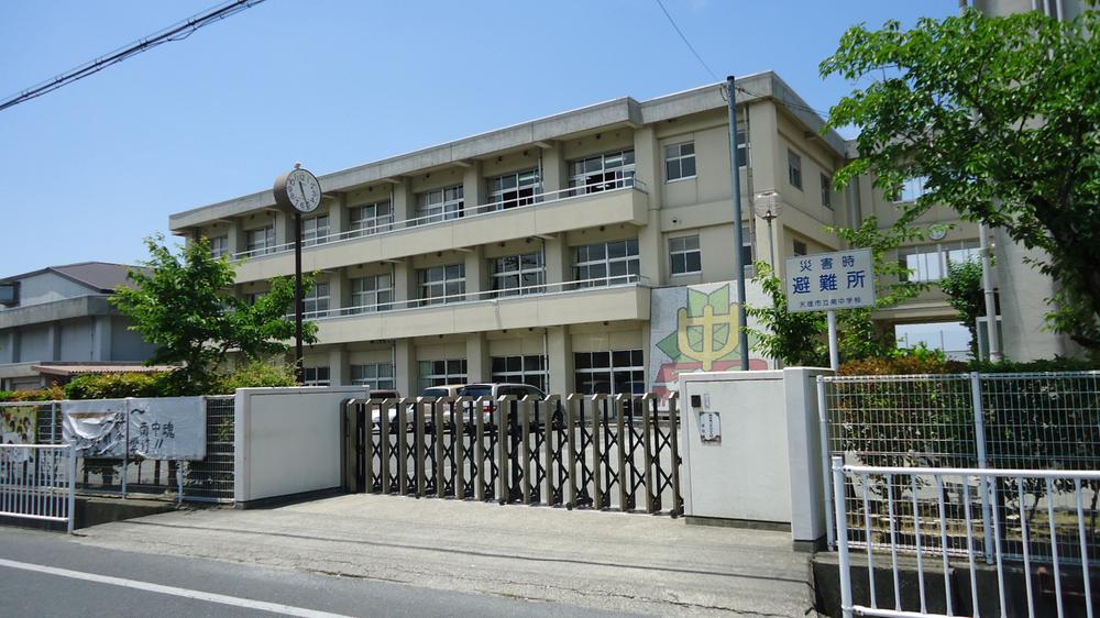 Junior high school. Tenri until Municipal Minami Junior High School 884m
