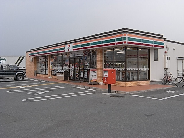 Convenience store. Seven-Eleven Tenri Sanmaiden the town store (convenience store) up to 53m