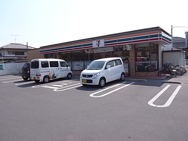 Convenience store. Seven-Eleven Tenri Mishima-cho Kitaooji store up (convenience store) 343m
