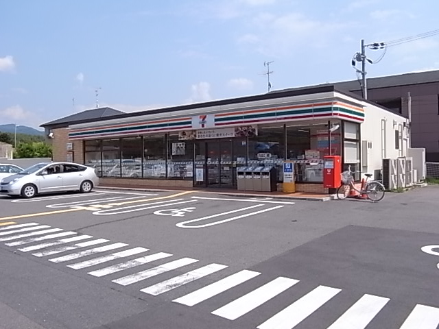 Convenience store. 441m to Seven-Eleven Tenri inter Minamiten (convenience store)