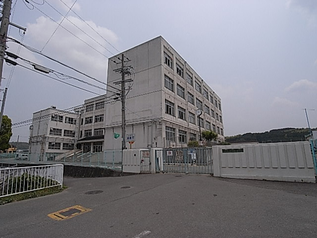 Junior high school. 609m to Tenri City North junior high school (junior high school)