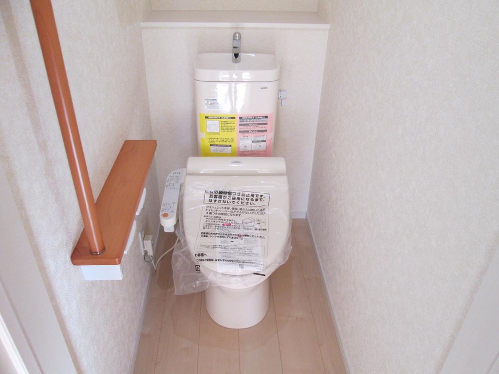 Toilet. 1st floor, 2 KaiAtsushi cleaning toilet seat