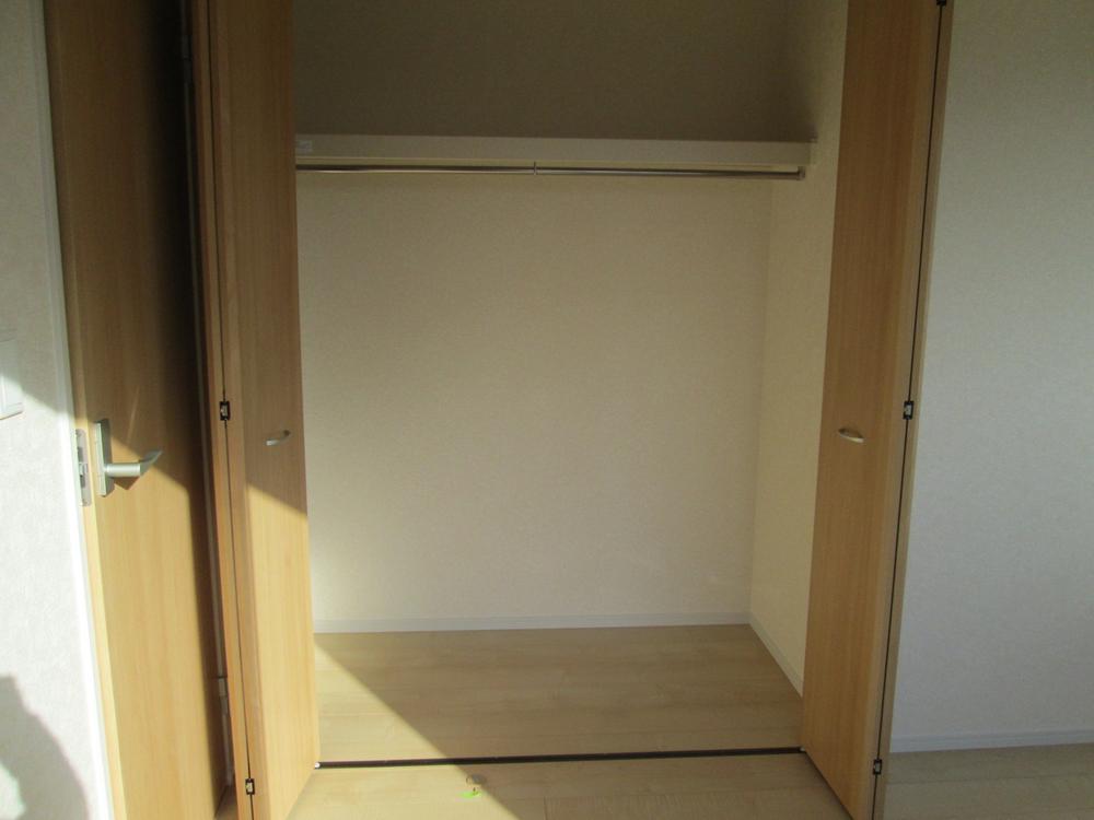 Receipt. All rooms are equipped with closet