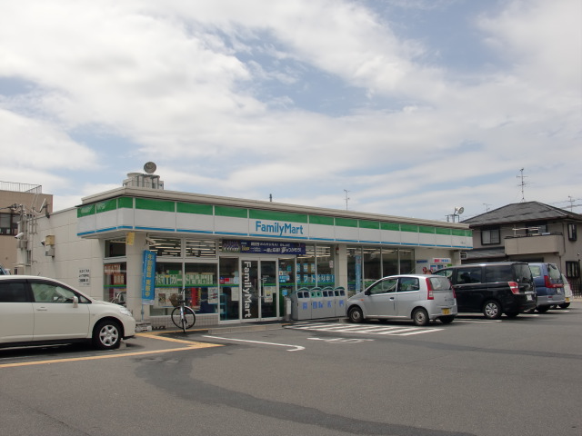 Convenience store. FamilyMart Kitakoriyama store up (convenience store) 213m