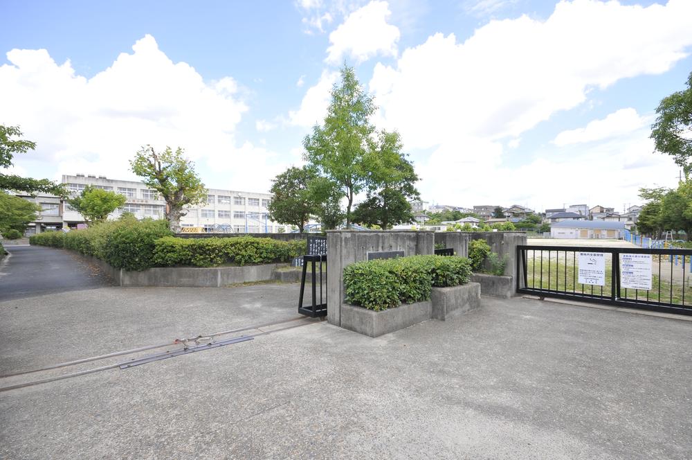 Primary school. 870m school Easy to Nishi Elementary School City Koriyama