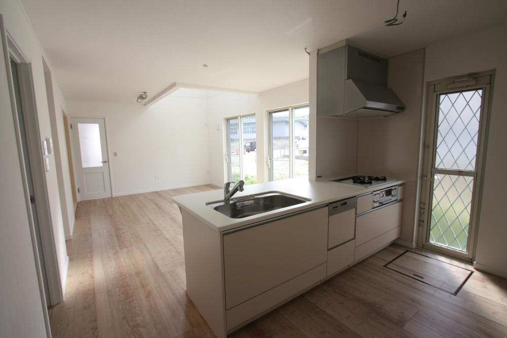 Kitchen. Type overlooking the living-dining from New model house 40 Gochi living day is good