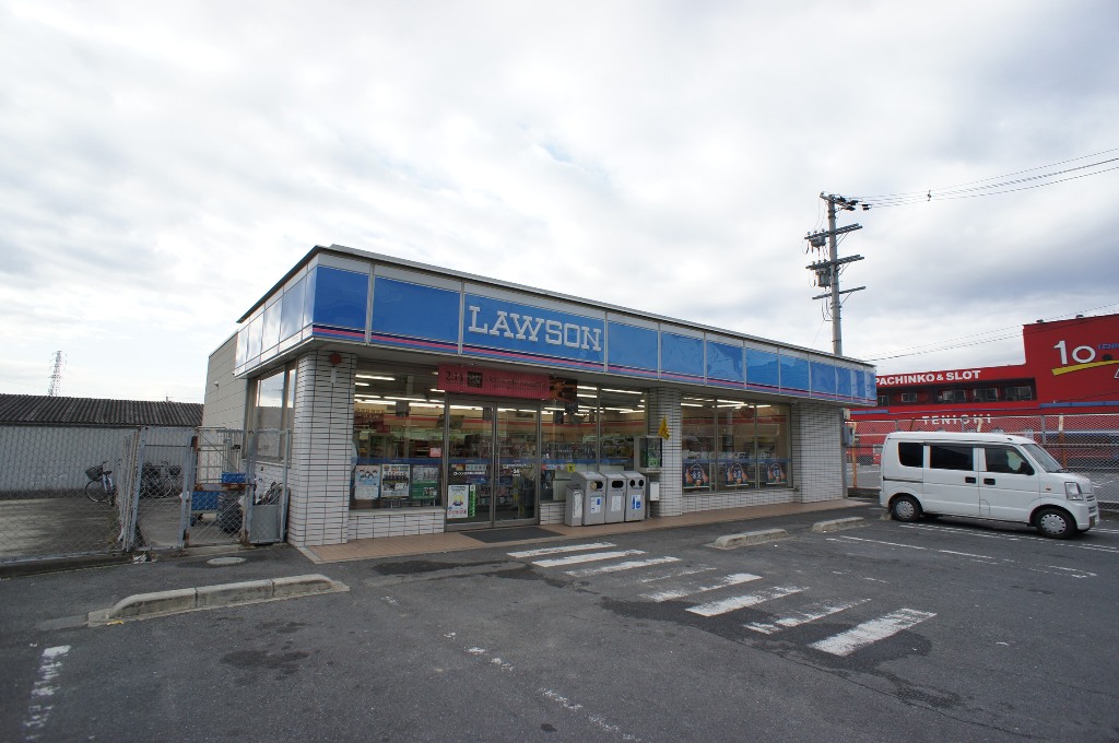 Convenience store. 281m until Lawson Yamatokoriyama Takada store (convenience store)