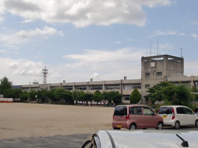 Primary school. Yamatokoriyama Tatsugun Nanhai up to elementary school (elementary school) 1061m