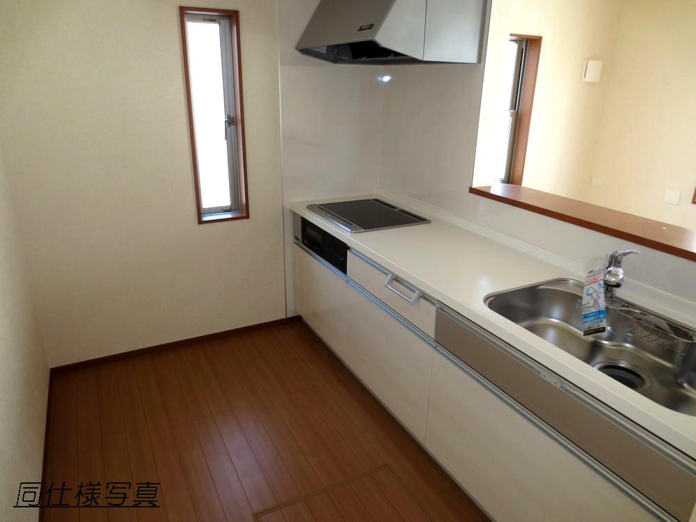 Same specifications photo (kitchen).  ■ This is a system kitchen with water purifier ■ 