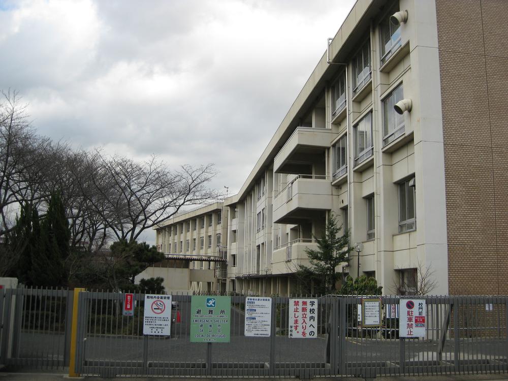 Primary school. Yamatokoriyama Municipal Showa to elementary school 509m