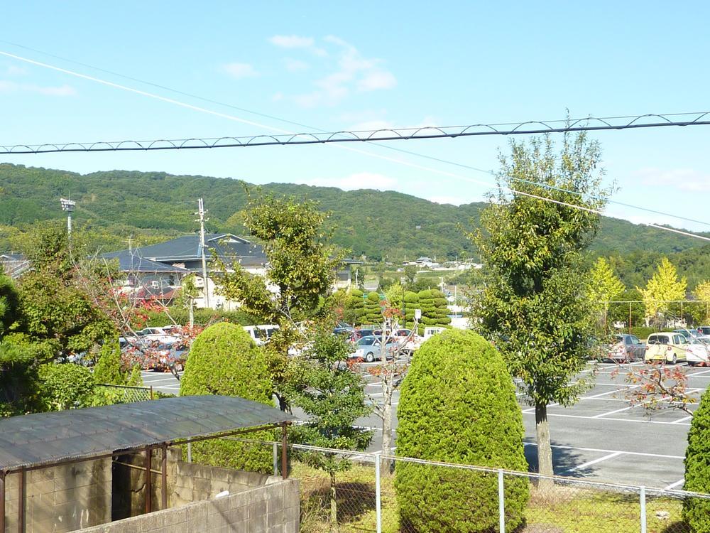 View photos from the dwelling unit. View from the site (October 2012) shooting