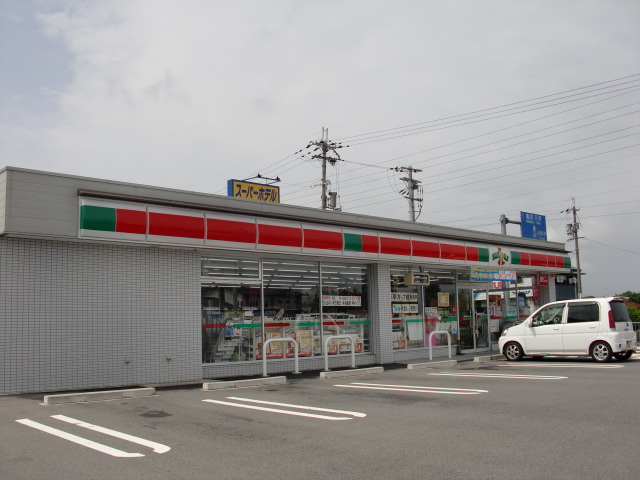 Convenience store. Thanks Koriyama bypass store up (convenience store) 758m