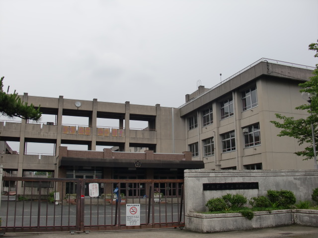 Primary school. 243m to Yamato-Koriyama City peace elementary school (elementary school)