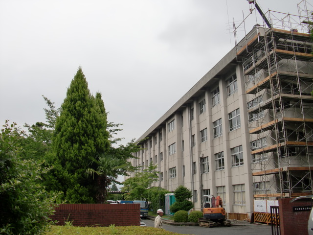 Junior high school. Yamatokoriyama Municipal Koriyama junior high school (junior high school) up to 617m