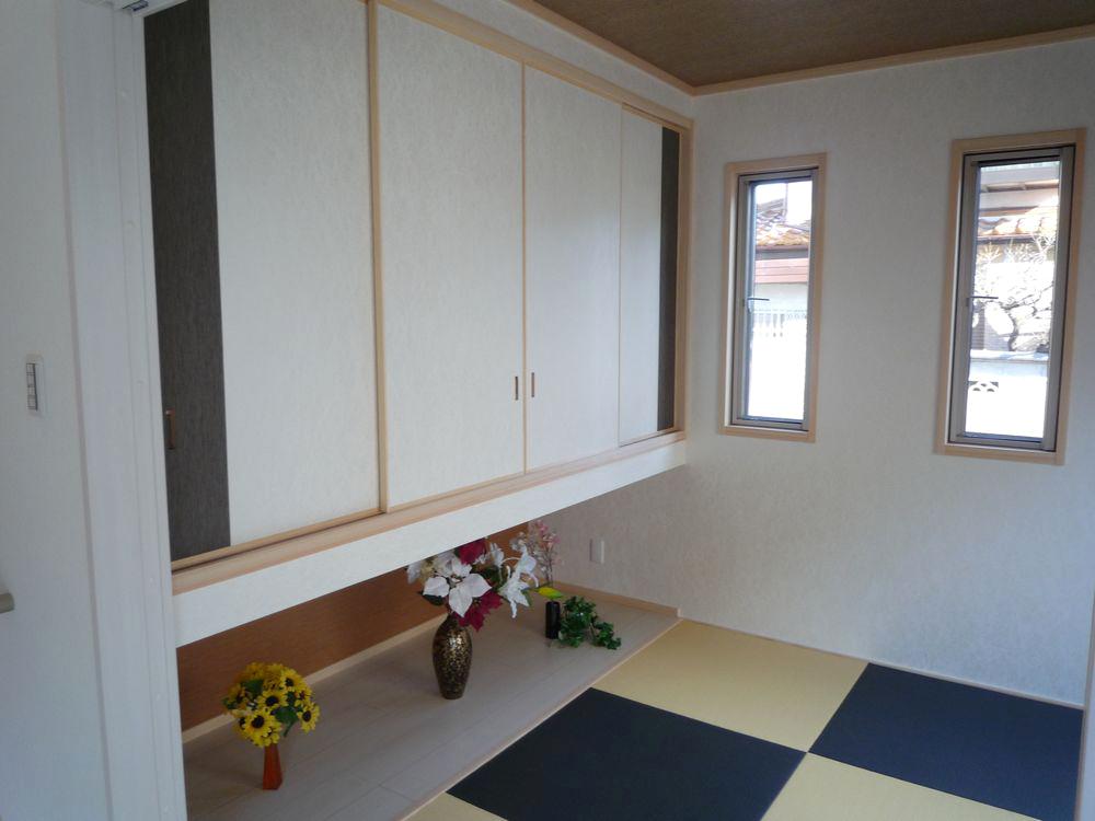 Non-living room.  ■ It is a Japanese-style room of stylish atmosphere ■ 