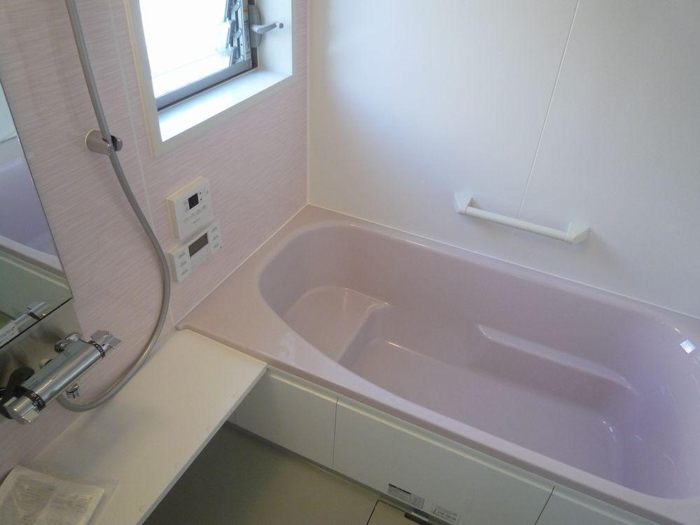 Bathroom.  ■ Automatic hot water filling the bathroom 1 pyeong size, It is with add-fired function misses and sauna function!  ■ 