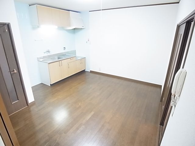 Living and room. Spacious 7.5 Pledge of dining kitchen ☆ Pat cuisine