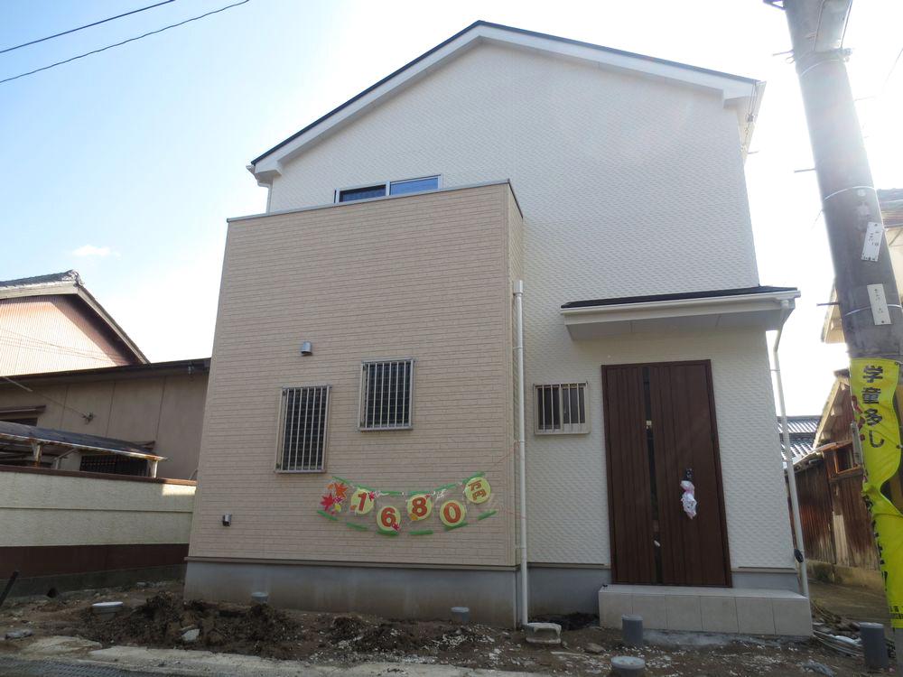 Local appearance photo.  ■ It is stain-resistant exterior wall siding specification Exterior construction costs included!  ■ 